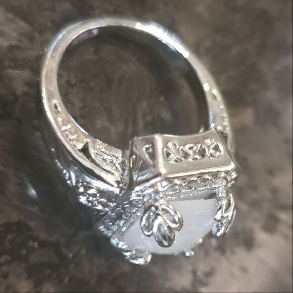 Silvertone Faux Opal Ring Size 7 NWT - Picture 3 of 5